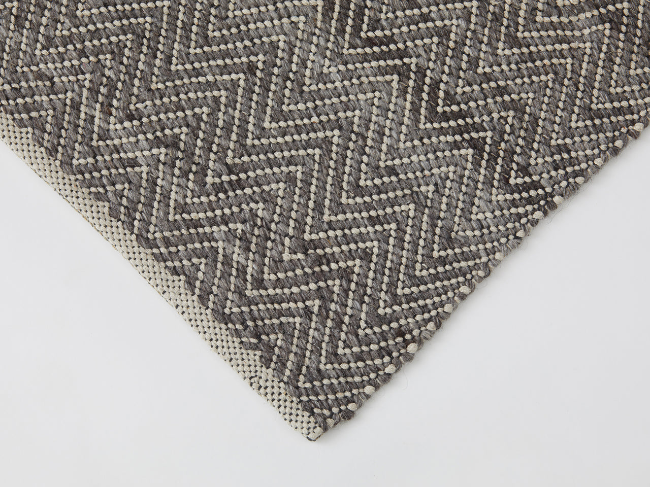 Matterhorn Rug Tar
